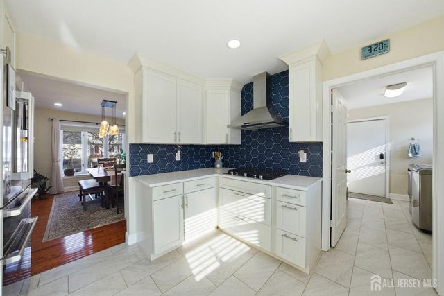 107 van dyke Court, Hillsborough, NJ 08844