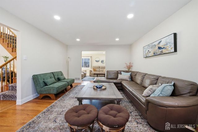 107 van dyke Court, Hillsborough, NJ 08844