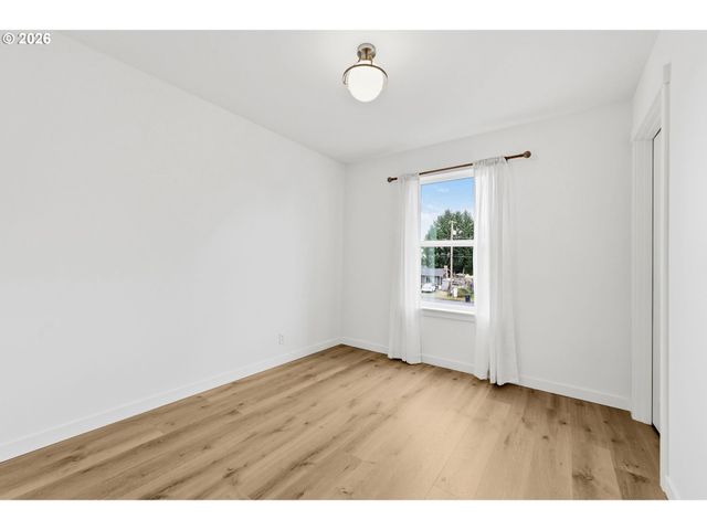 5592 BURNETT Ave B, Eugene, OR 97402