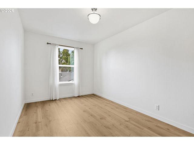 5592 BURNETT Ave B, Eugene, OR 97402