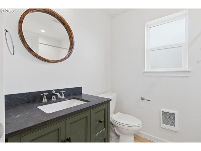 5592 BURNETT Ave B, Eugene, OR 97402