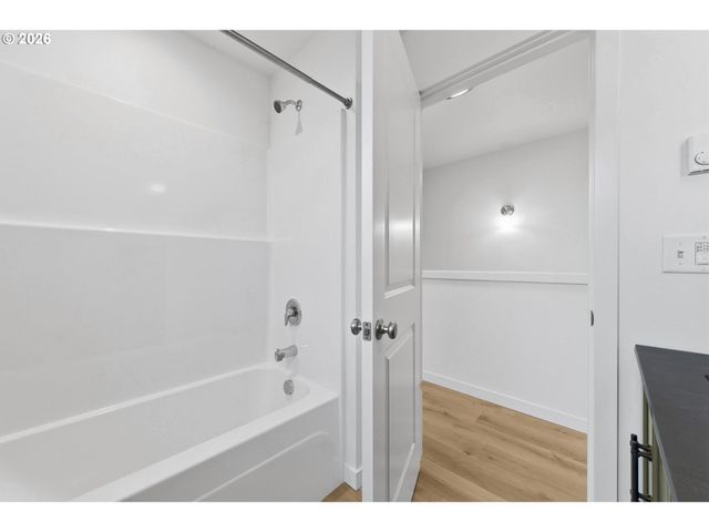 5592 BURNETT Ave B, Eugene, OR 97402