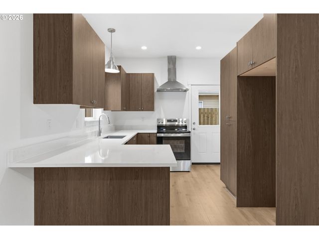 5592 BURNETT Ave B, Eugene, OR 97402