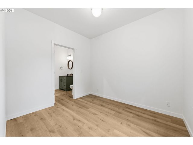 5592 BURNETT Ave B, Eugene, OR 97402