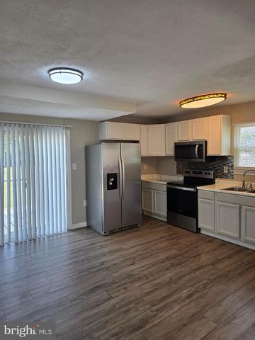 8313 GIBBONS DR, Fort Washington, MD 20744