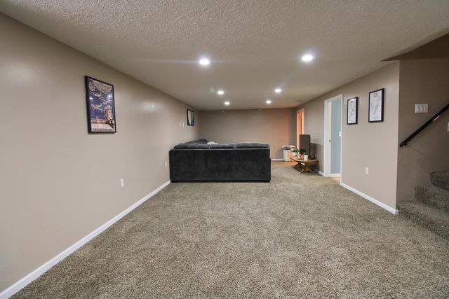 2641 Robin Rd, Salina, KS 67401