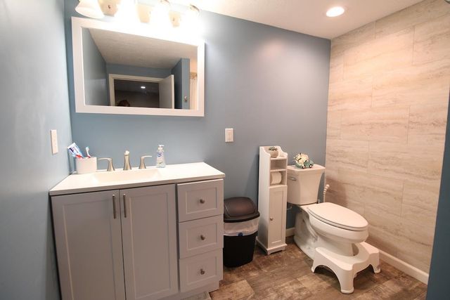 2641 Robin Rd, Salina, KS 67401