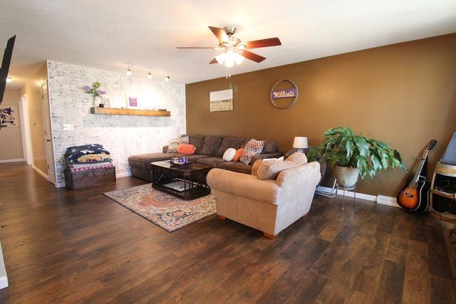 2641 Robin Rd, Salina, KS 67401