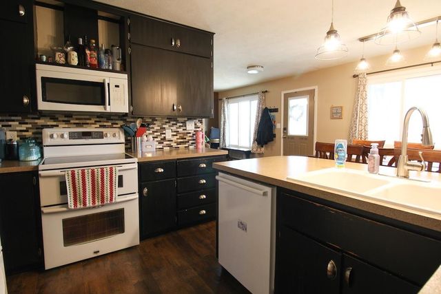 2641 Robin Rd, Salina, KS 67401