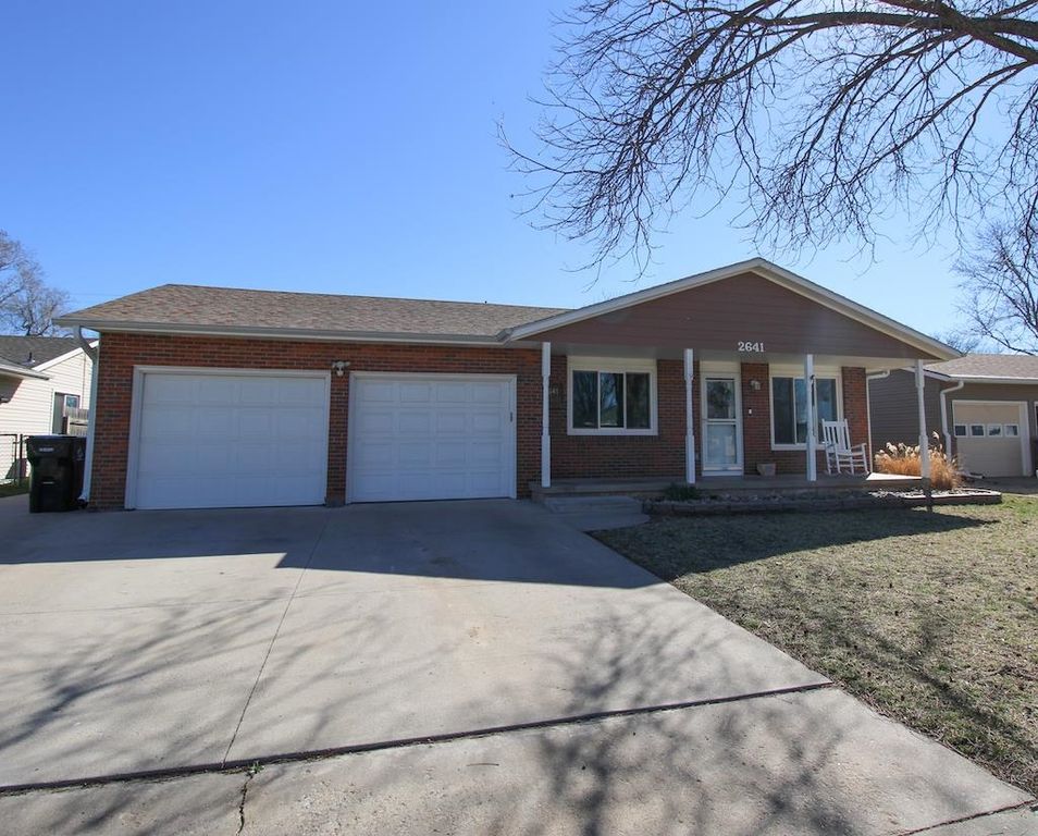 2641 Robin Rd, Salina, KS 67401