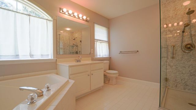 412 BUTTONWOOD LN, Oxford, PA 19363