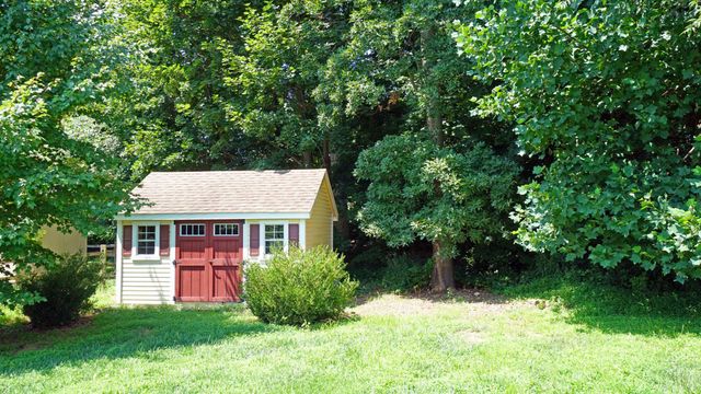 412 BUTTONWOOD LN, Oxford, PA 19363