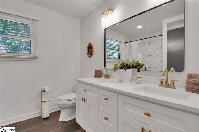 3051 State Park Road, Greenville, SC 29609