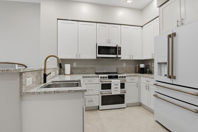 801 S Olive Avenue 206, West Palm Beach, FL 33401