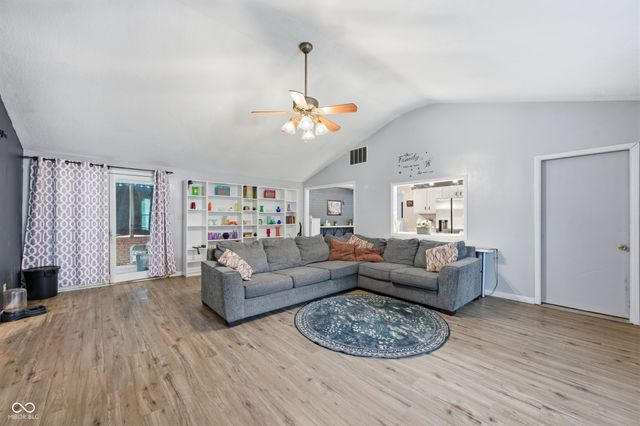 5670 S Rowena Court, Pendleton, IN 46064
