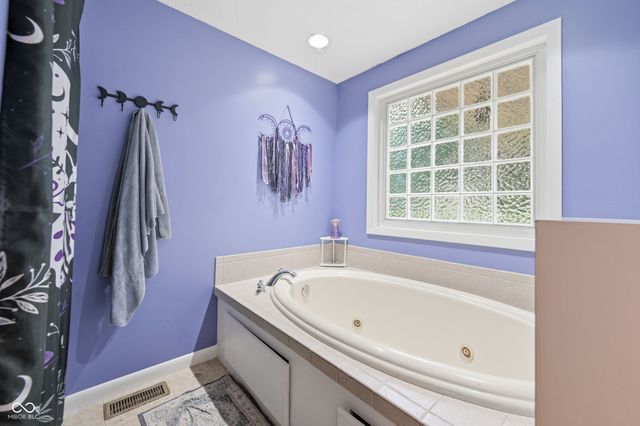 5670 S Rowena Court, Pendleton, IN 46064