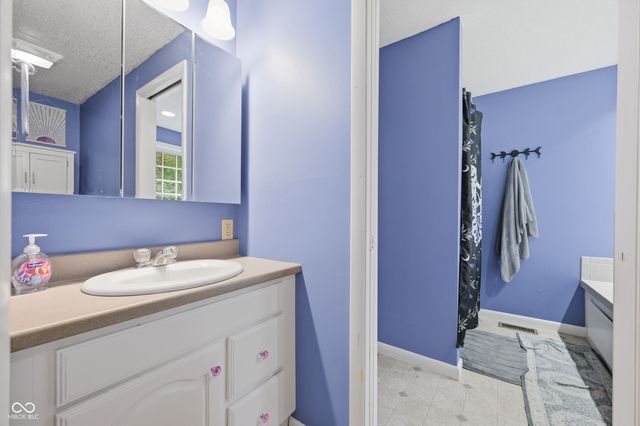 5670 S Rowena Court, Pendleton, IN 46064