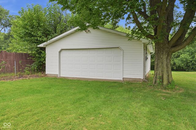 5670 S Rowena Court, Pendleton, IN 46064