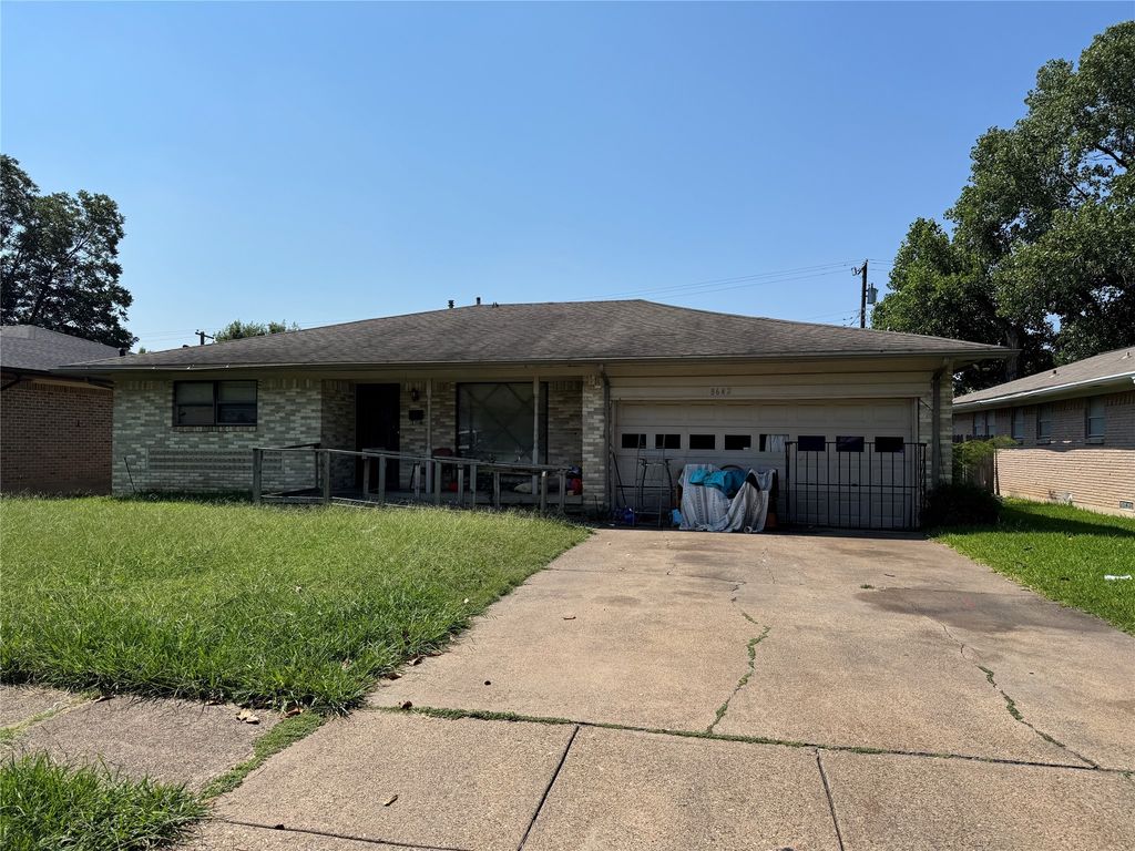 8642 Barclay Street, Dallas, TX 75227