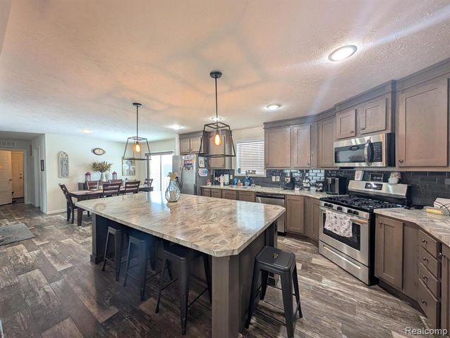 11219 Wildbrook Court, South Lyon, MI 48178