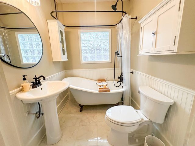 4006 Oak Ridge Street, Houston, TX 77009