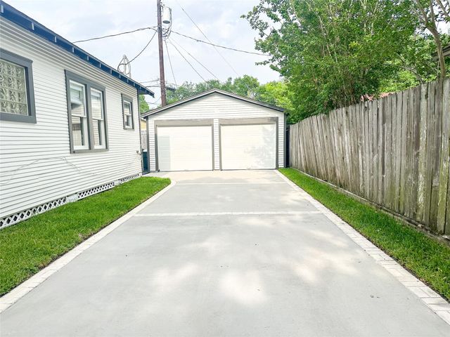 4006 Oak Ridge Street, Houston, TX 77009
