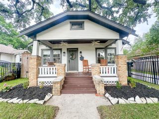 4006 Oak Ridge Street, Houston, TX 77009