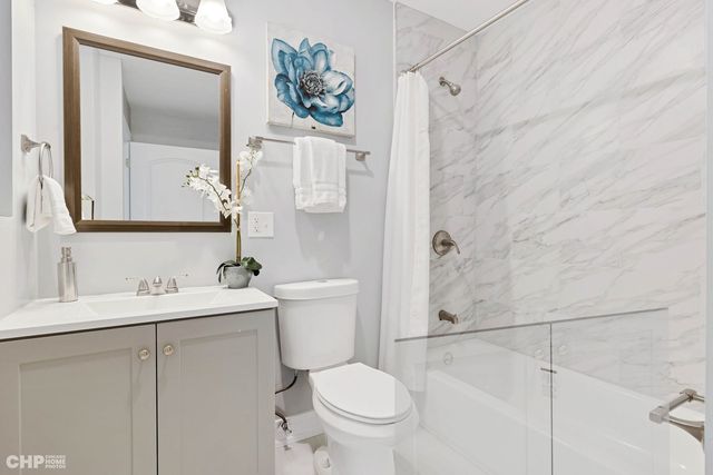 414 E 44th Street 2, Chicago, IL 60653