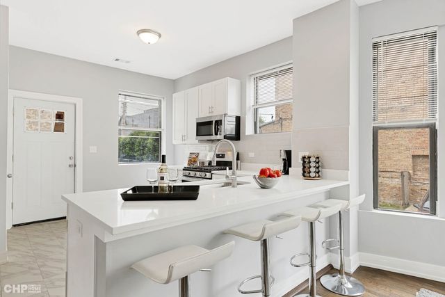 414 E 44th Street 2, Chicago, IL 60653