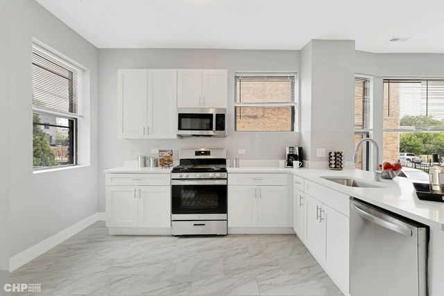 414 E 44th Street 2, Chicago, IL 60653