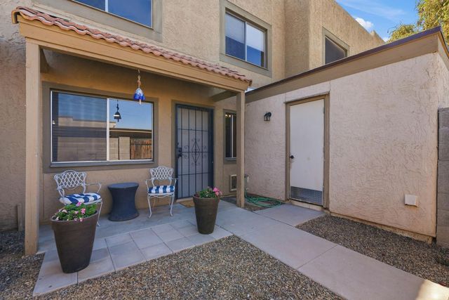 1017 E Redfield Road, Tempe, AZ 85283