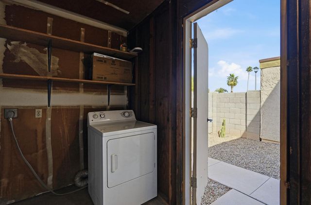 1017 E Redfield Road, Tempe, AZ 85283