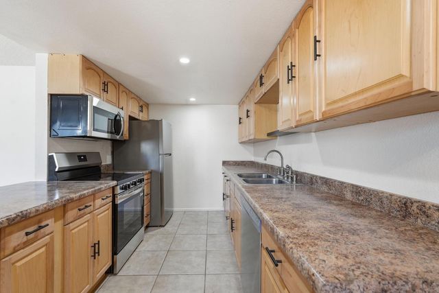 1017 E Redfield Road, Tempe, AZ 85283