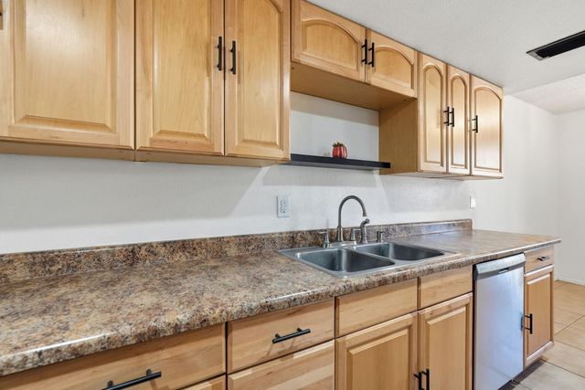 1017 E Redfield Road, Tempe, AZ 85283