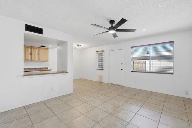 1017 E Redfield Road, Tempe, AZ 85283