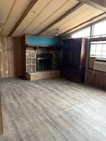 76 Oak Bend Drive, Huntsville, TX 77320