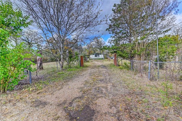 76 Oak Bend Drive, Huntsville, TX 77320