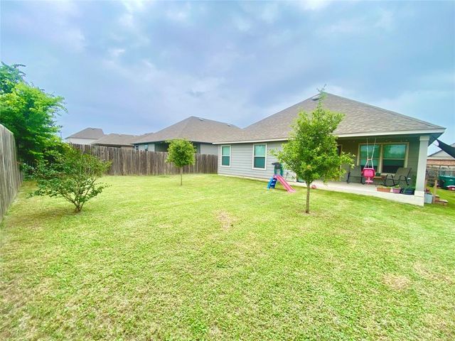 110 W Point WAY, Elgin, TX 78621