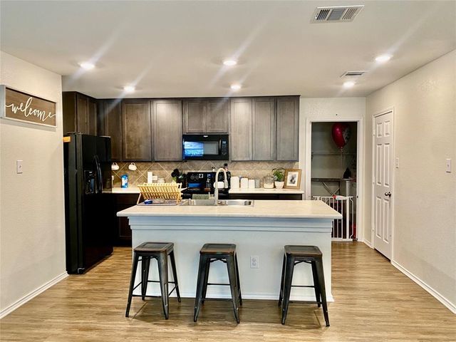 110 W Point WAY, Elgin, TX 78621