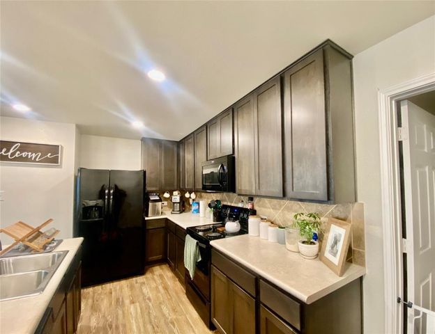 110 W Point WAY, Elgin, TX 78621