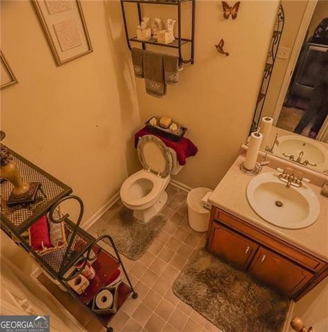 493 E LAKE Drive, Riverdale, GA 30274