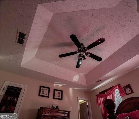 493 E LAKE Drive, Riverdale, GA 30274