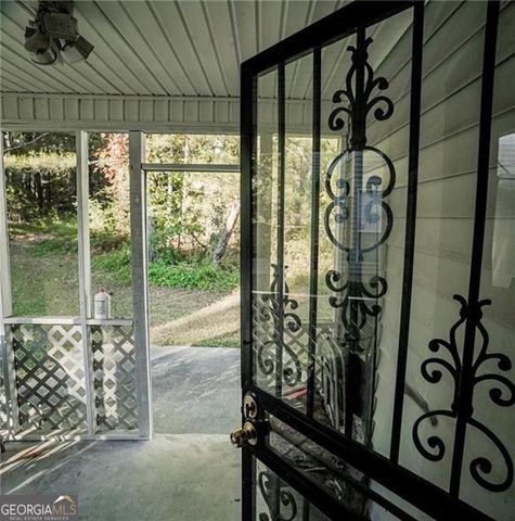 493 E LAKE Drive, Riverdale, GA 30274