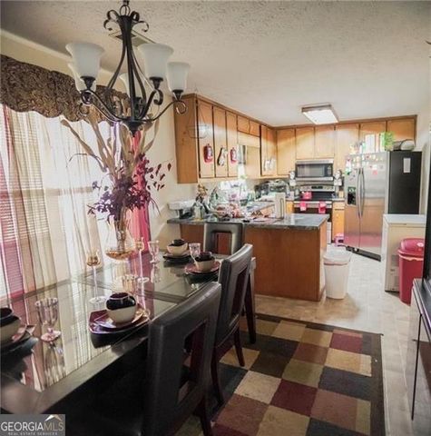 493 E LAKE Drive, Riverdale, GA 30274