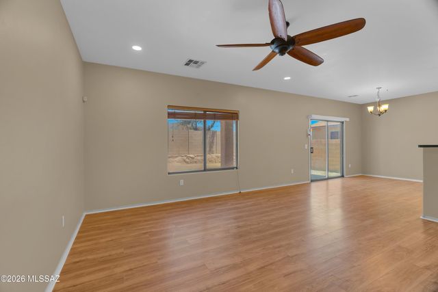 7230 S Camino Secreto, Tucson, AZ 85746
