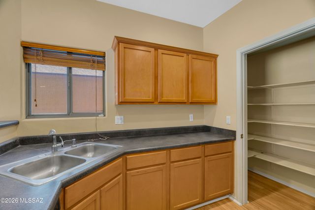 7230 S Camino Secreto, Tucson, AZ 85746