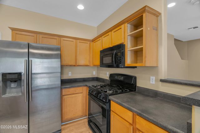 7230 S Camino Secreto, Tucson, AZ 85746