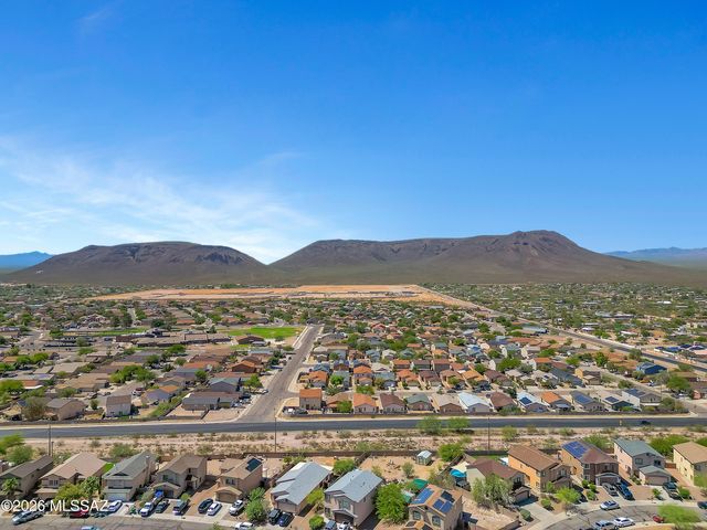 7230 S Camino Secreto, Tucson, AZ 85746