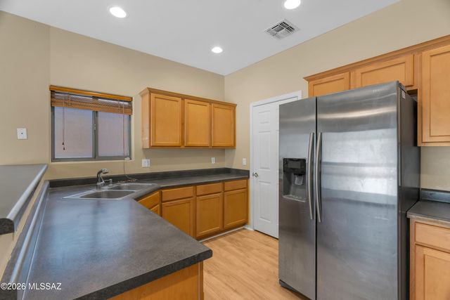 7230 S Camino Secreto, Tucson, AZ 85746