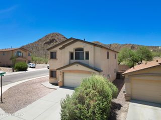 7230 S Camino Secreto, Tucson, AZ 85746